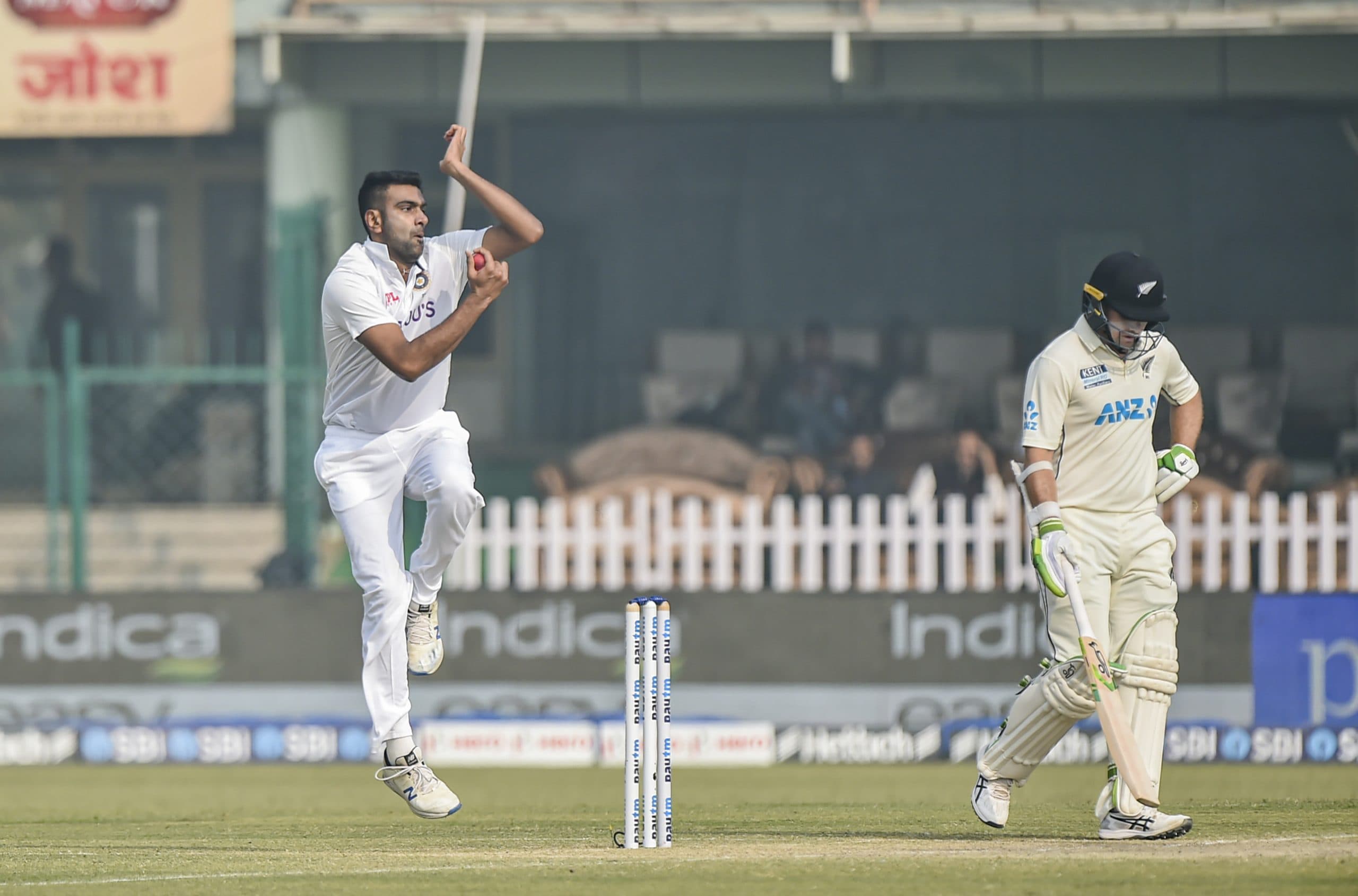 IND vs NZ 1st Test 4th Day: भारत ने दिया 284 रनों का लक्ष्य, न्यूजीलैंड ने एक विकेट पर बनाए 4 रन