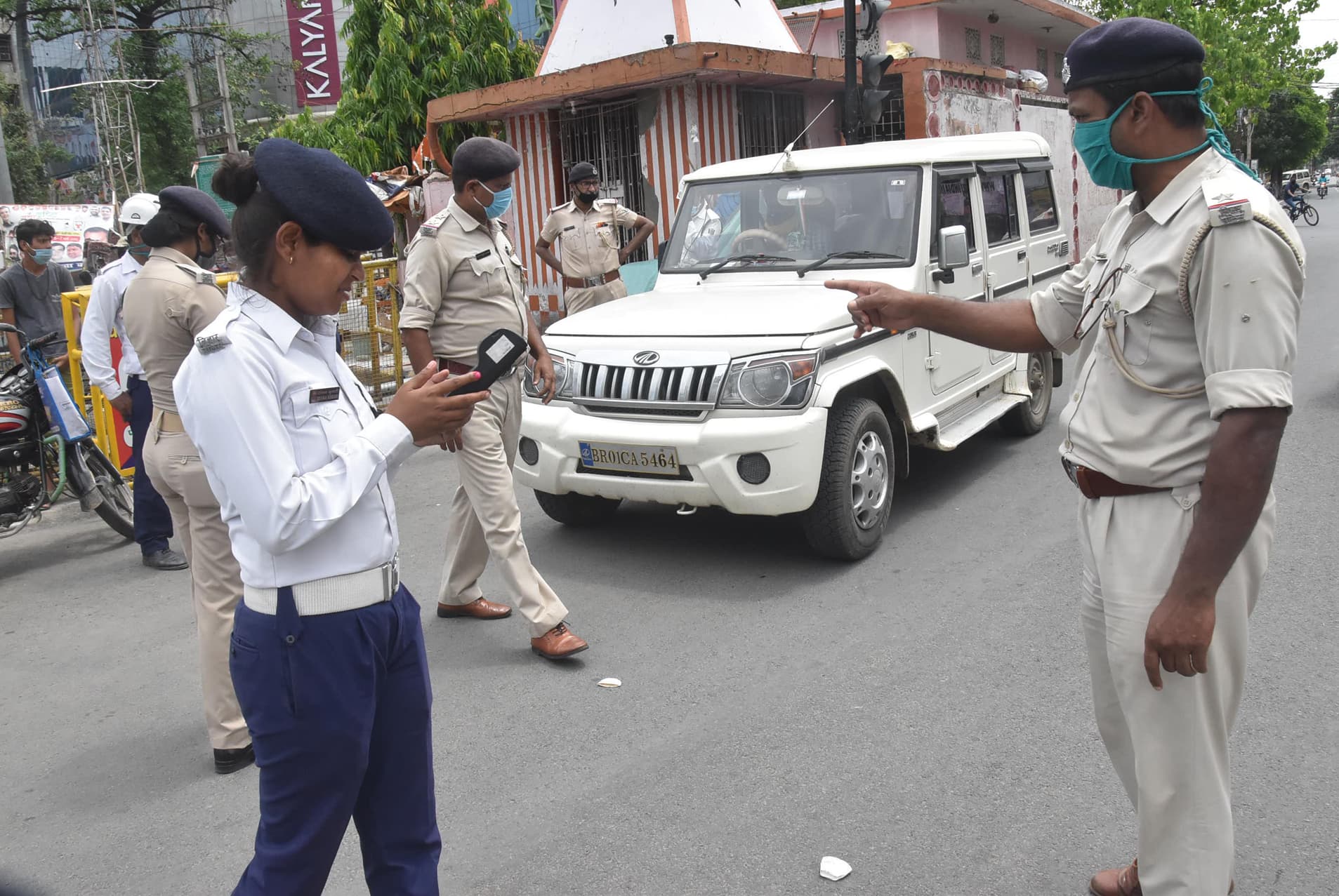 लॉकडाउन : 35 दिनों में बिहार पुलिस बन गई करोड़पति, जानें कैसे...