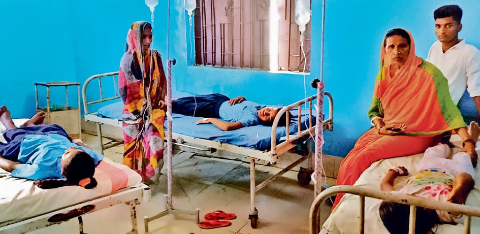 बेगूसराय में कुर्सी टूटने पर प्रभारी एचएम ने कमरे में बंद कर की छात्राओं की पिटाई, 9 बच्चों की हालत नाजुक