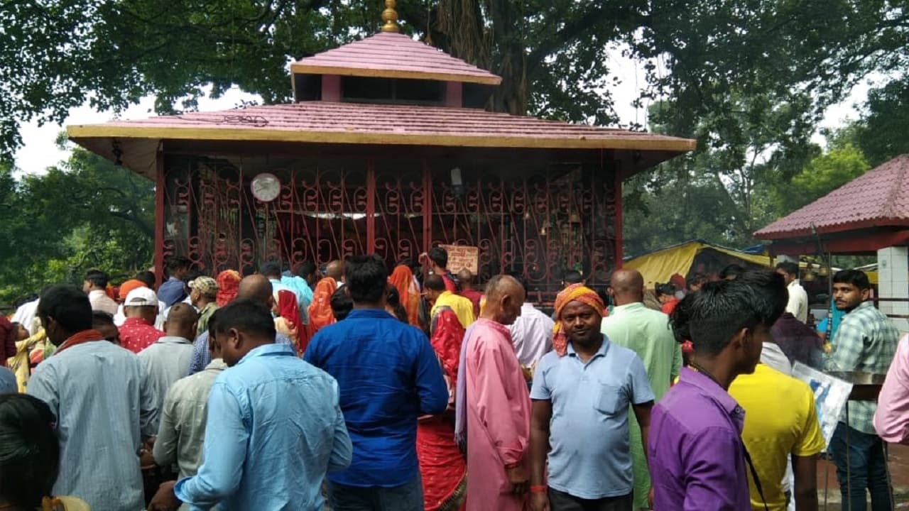 Durga Puja 2022: मां के इस मंदिर में विज्ञान हो जाता फेल, हर शाम होता चमत्कार, जानें अनोखे मंदिर की कहानी