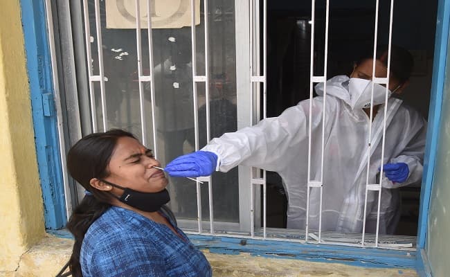 बिहार के कई जिलों में तेजी से पांव पसार रहा कोरोना, पटना सहित पांच जिलों में मिले 500 से अधिक नये पॉजिटिव मरीज