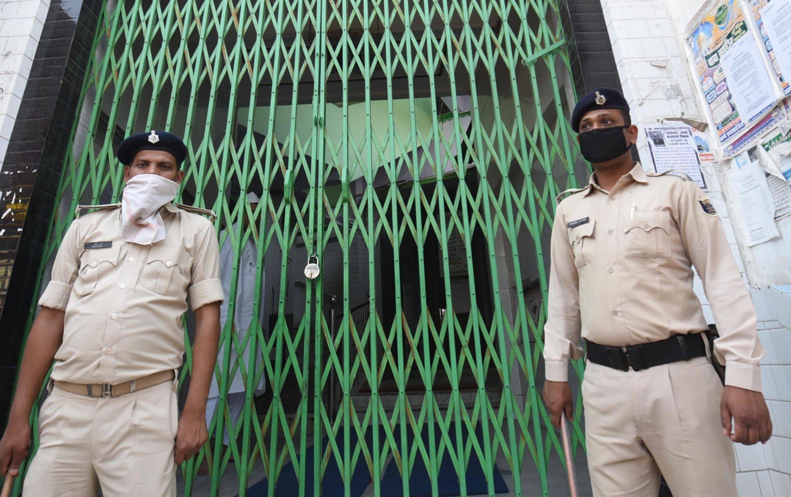 पतसा मस्जिद में सामूहिक पढ़ रहे थे जुमे की नमाज, 16 के खिलाफ प्राथमिकी दर्ज