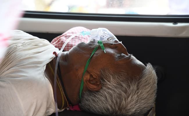 बेटा-बेटी परदेश में, असहाय पड़े कोरोना पॉजीटिव माता-पिता के लिए भोजन भी बनी समस्या, जानें कैसे बयां किया दर्द