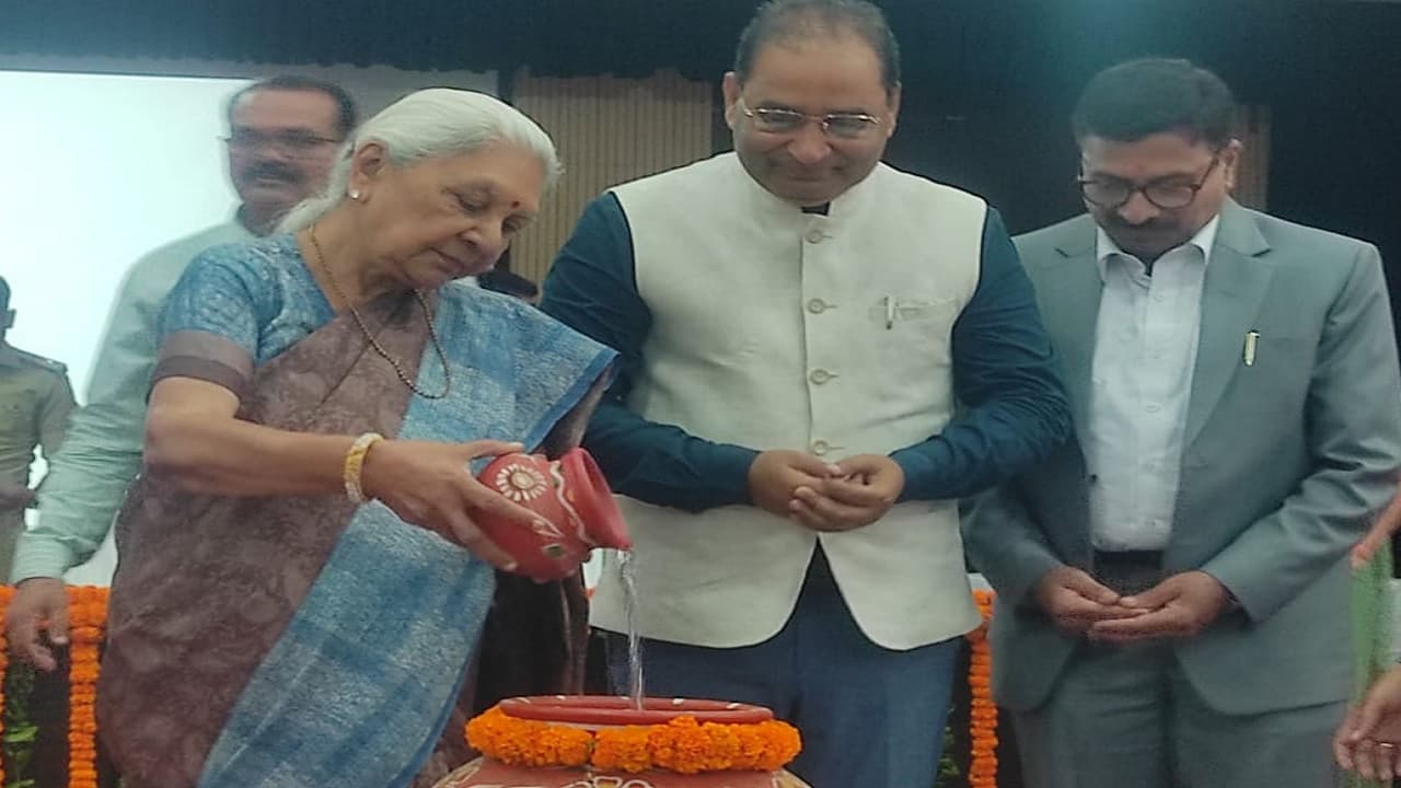 बरेली में राज्यपाल आनंदीबेन बोलीं- बच्चों को मातृभाषा में दें शिक्षा, गर्भ संस्कार पाठ्यक्रम में करें शामिल