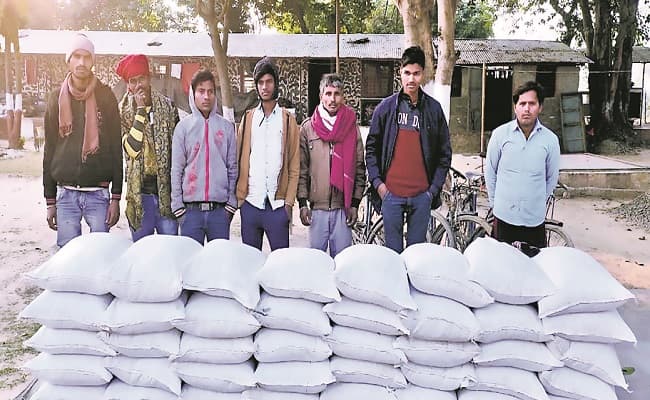 SSB जवानों ने पकड़े नेपाल से भारत भेजे जा रहे चाईनीज मटर के खेप, सात तस्कर गिरफ्तार