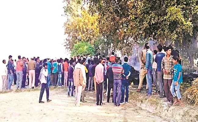 प्रयागराज में पुआल संग किसान को जिंदा जलाया, पोस्टमार्टम के बाद मामले की जांच में जुटी पुलिस