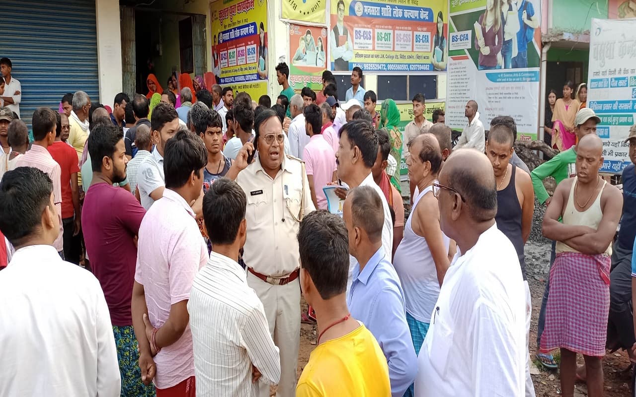 सुपौल-कुशेश्वरस्थान मुख्य मार्ग पर बड़ा हादसा, मॉर्निंग वॉक पर जा रहे 3 लोगों को वाहन ने कुचला, दो की मौत