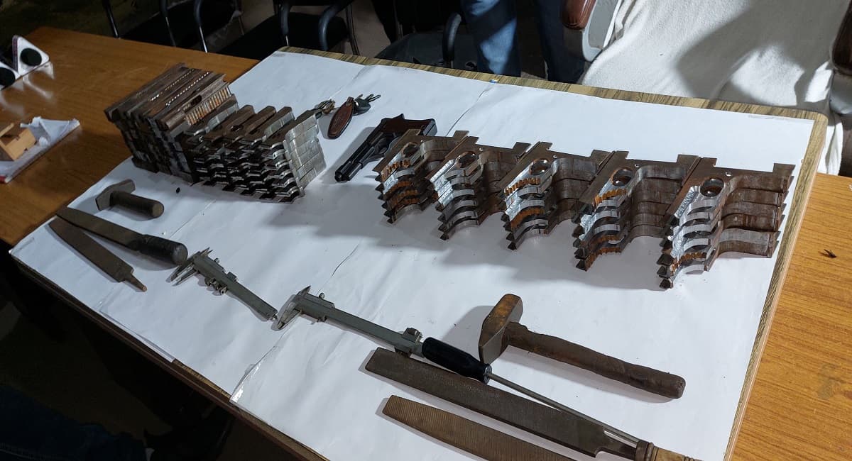 मुंगेर के तस्करों ने उत्तर प्रदेश में खोल रखी थी  मिनी गन फैक्ट्री, मैनपुरी से नौ युवक गिरफ्तार