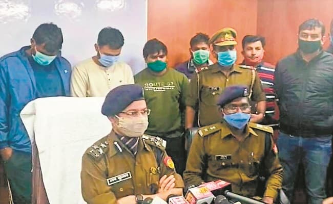 रक्षा मंत्रालय का अधिकारी फर्जी तरीके से दिलाता था नौकरी, इनकम टैक्स इंस्पेक्टर व दिल्ली पुलिसकर्मी भी शामिल, गिरोह का हुआ खुलासा