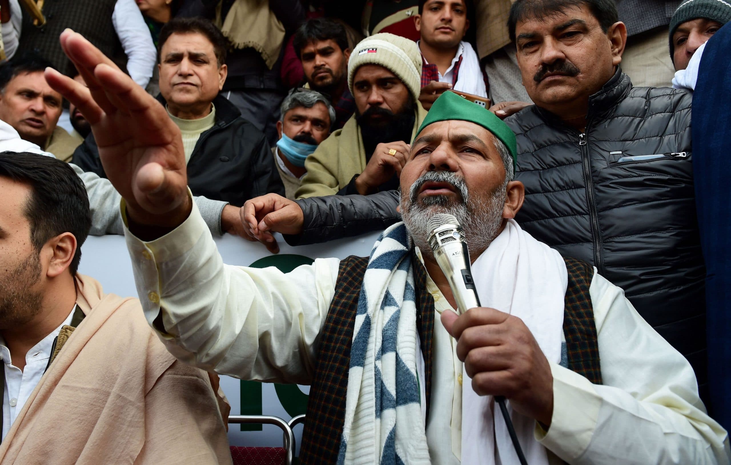 राकेश टिकैट ने फिर भरी हुंकार, कहा-सरकार कानून वापस न लेने की मजबूरी बताए, हम उसका सिर नहीं झुकने देंगे