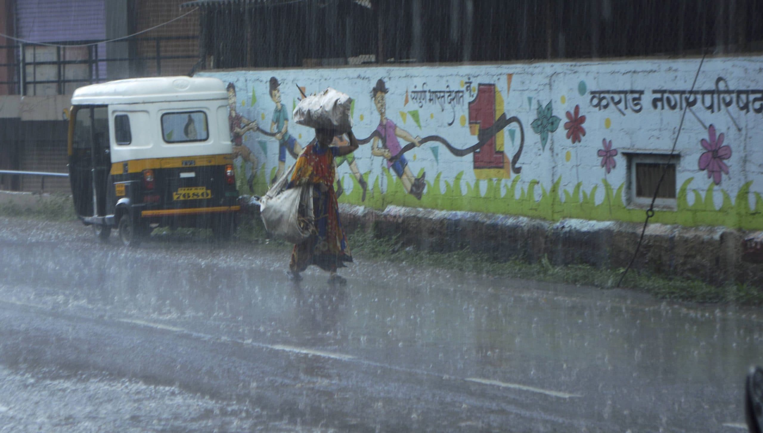 Weather Forecast Today LIVE : तीन जून तक मानसून केरल पहुंचेगा, दिल्ली में धूल भरी आंधी, कुछ घंटों में होगी बारिश, जानें अन्य राज्यों तक पहुंचेगा