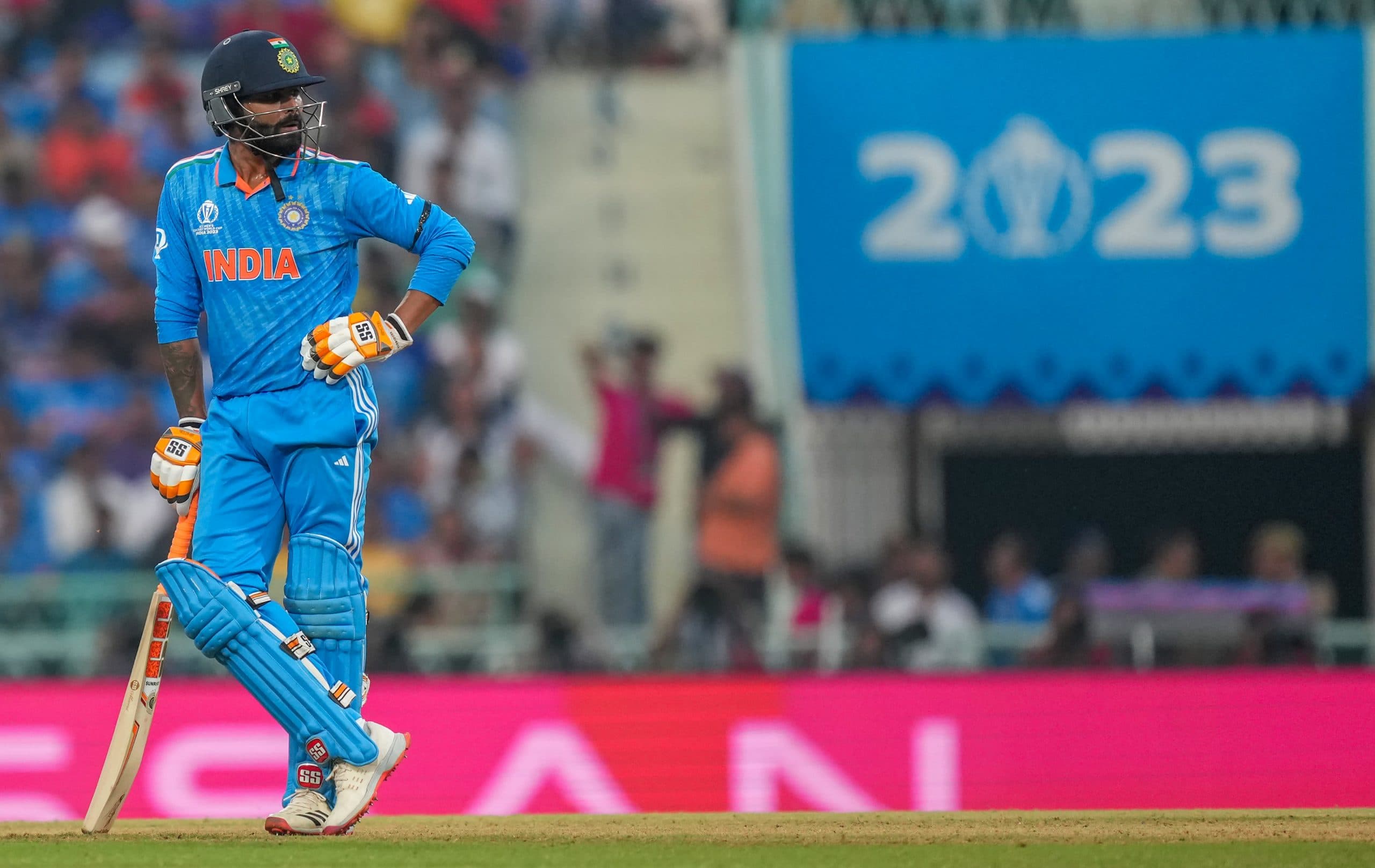 World Cup 2023: इकाना में काली पट्टी बांधकर क्यों मैदान पर उतरी भारतीय टीम, जानिए क्या है वजह