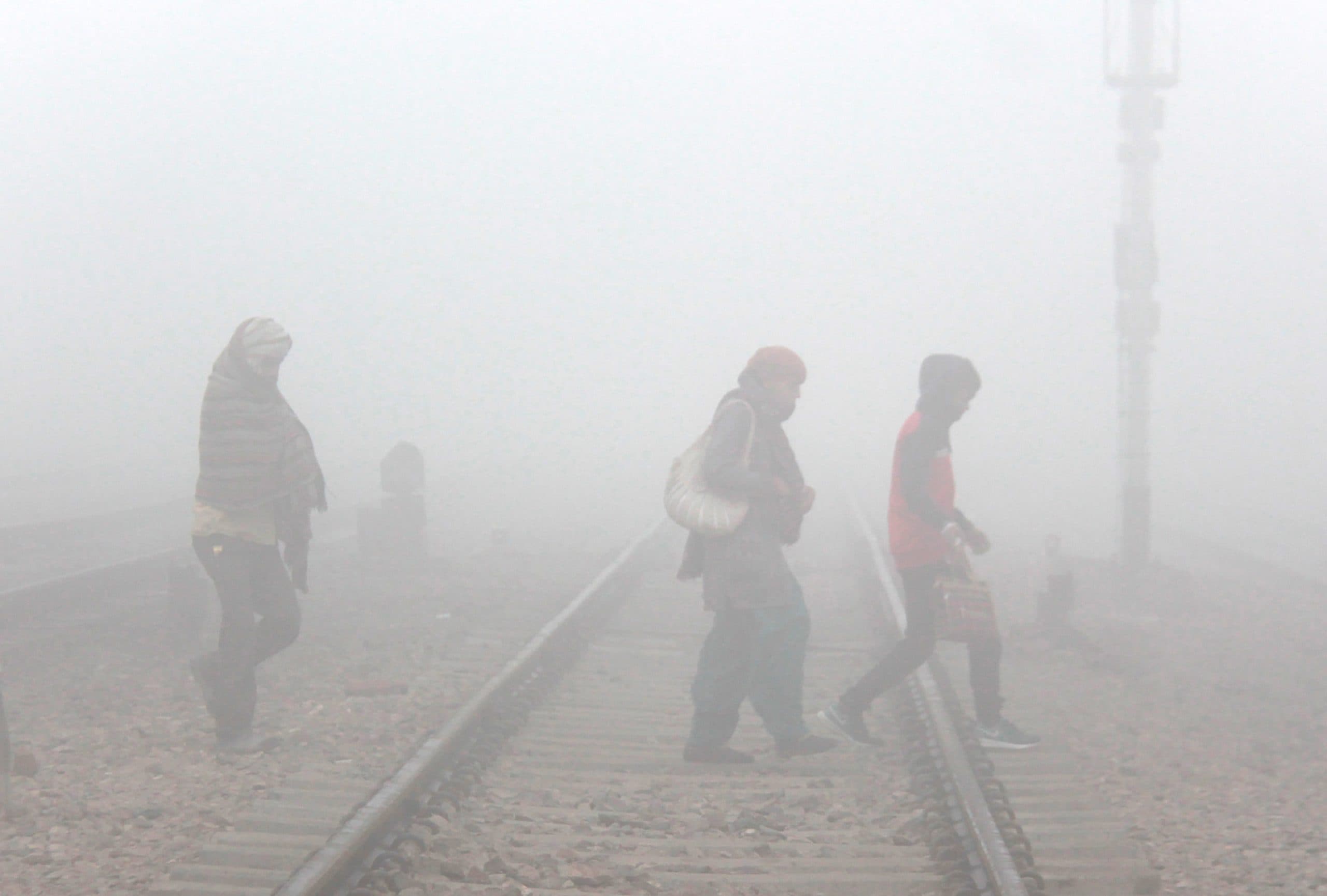 Indian Railway/IRCTC Alert: रेलवे ने रद्द की ये 21 ट्रेनें, घर से निकलने से पहले यहां देखें पूरी लिस्ट
