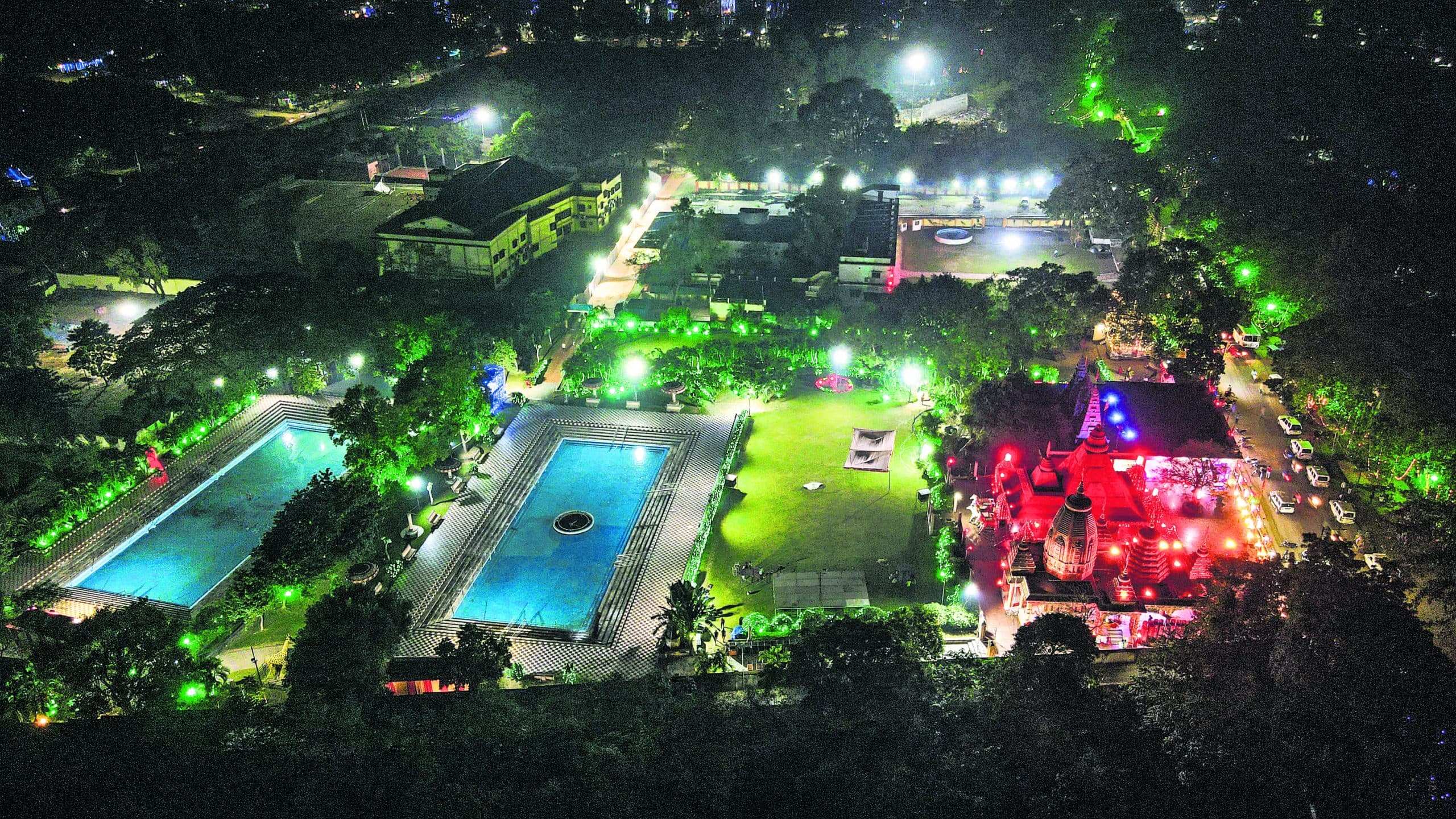 जमशेदपुर शहर के छठ घाट सजकर तैयार, अस्ताचलगामी सूर्य को देंगे अर्ध्य