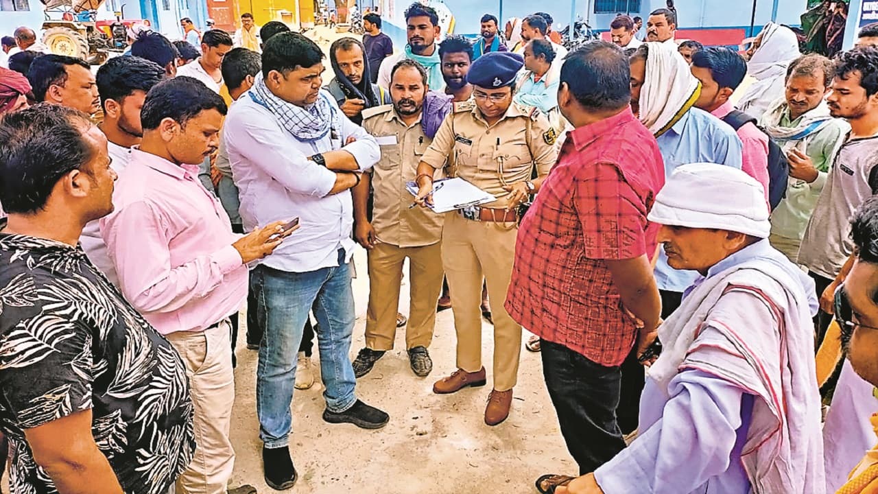 बिहार: खाना बनाने में शॉर्ट सर्किट से लगी आग, महिला की जिंदा जलकर मौत, बचाने में बेटा 75 प्रतिशत झुलसा