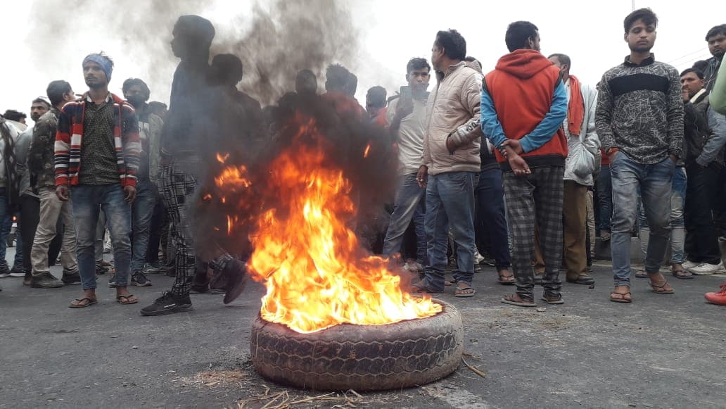 Bihar Crime News: गोपालगंज में होमगार्ड जवान की गोली मारकर हत्या, आक्रोशित ग्रामीणों ने काटा बवाल