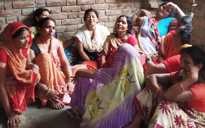 सूमो और ऑटो की सीधी टक्कर में पांच लोगों की मौत, शव देख ग्रामीणों ने जाम की सड़क