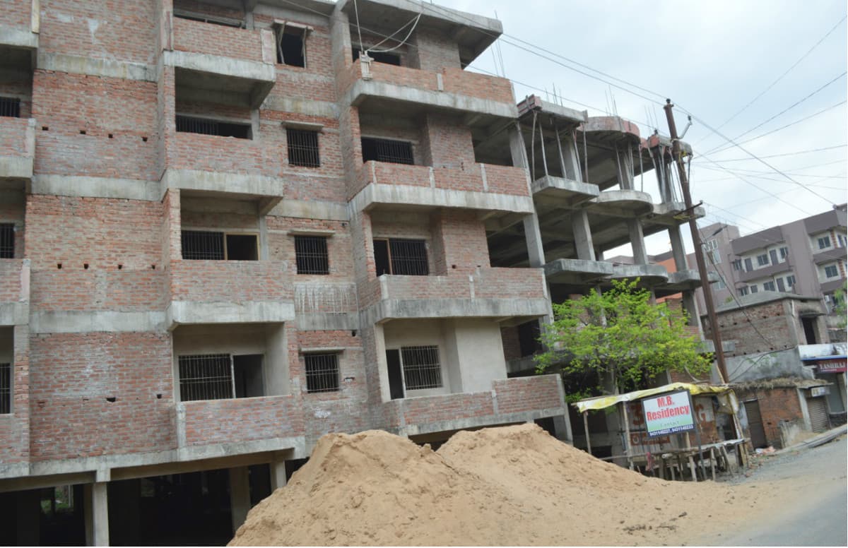 Business News: रियल एस्टेट क्षेत्र पर बैंकों का बकाया कर्ज जुलाई में रिकॉर्ड 28 लाख करोड़ रुपये पहुंचा