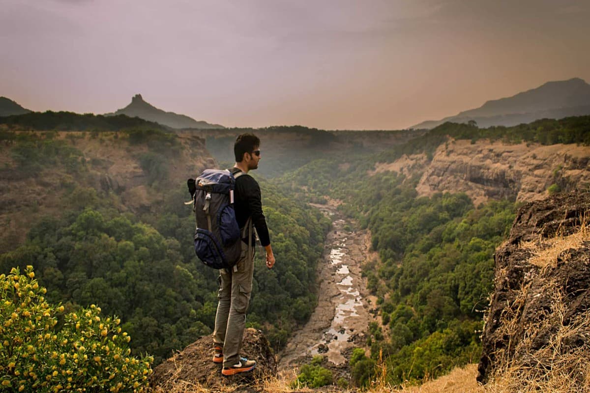 Solo Travel Tips: सोलो ट्रैवलिंग का कर रहे हैं प्लान तो जानें किन 4 बातों का रखना चाहिए ध्यान Solo Travel Tips: सोलो ट्रैवलिंग का कर रहे हैं प्लान तो जानें किन 4 बातों का रखना चाहिए ध्यान