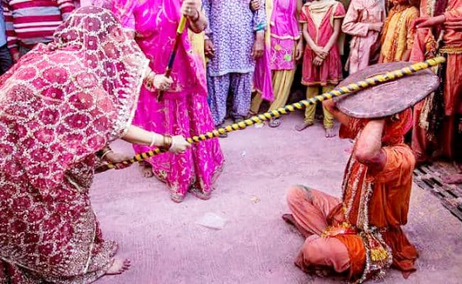 आज भी है प्रचलित है राधा-कृष्ण की होली खेलने की प्रथा