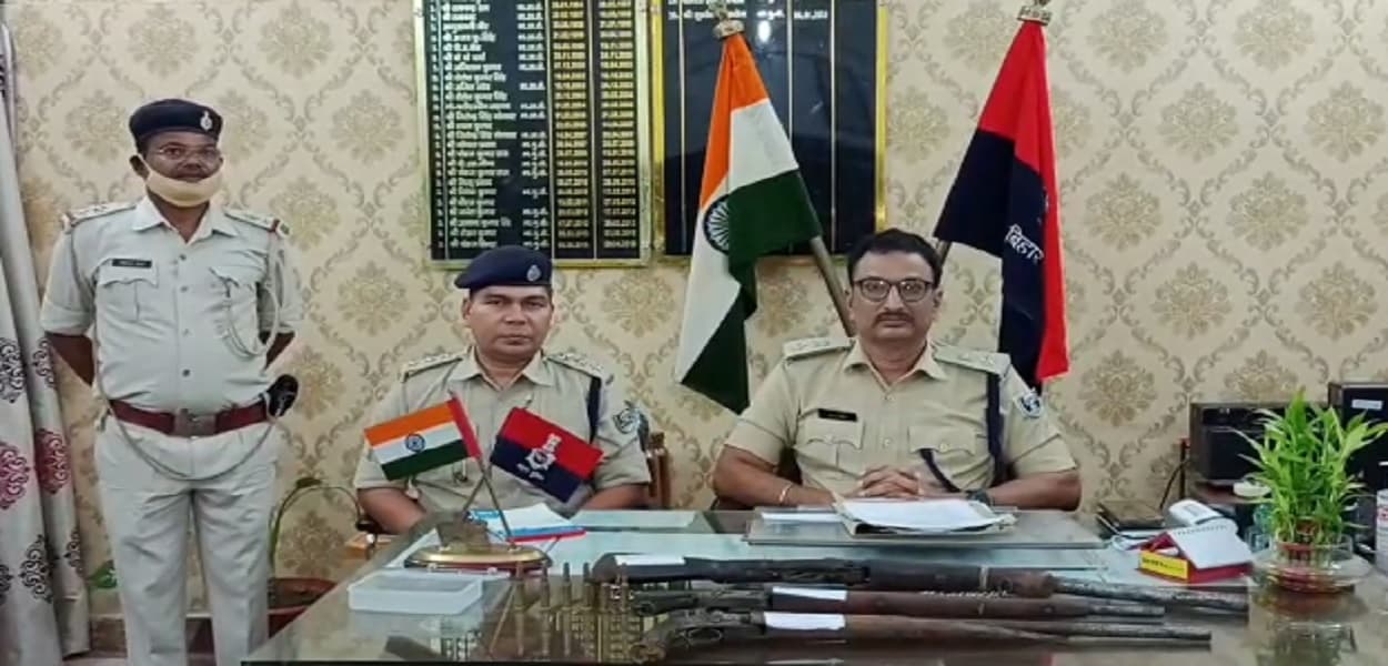 Bhagalpur: बड़ी घटना को अंजाम देने की तैयारी में थे अपराधी, पुलिस ने छापेमारी कर तीन को दबोचा, महिला भी शामिल