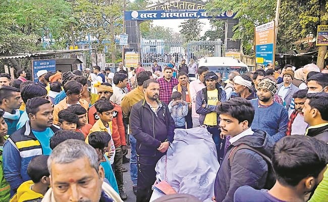 बक्सर में धान की कटनी करा रहे पूर्व मुखिया के बेटे पर अपराधियों ने चलाई ताबड़तोड़ गोलियां, मौत