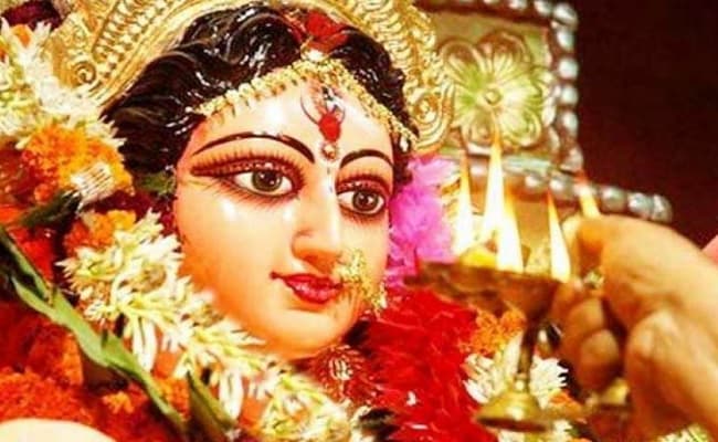 Chaitra Navratri 2021 के दौरान पढ़ें ये Durga Chalisa Aarti, घर आएगी सुख-समृद्धि, शत्रुओं का होगा नाश