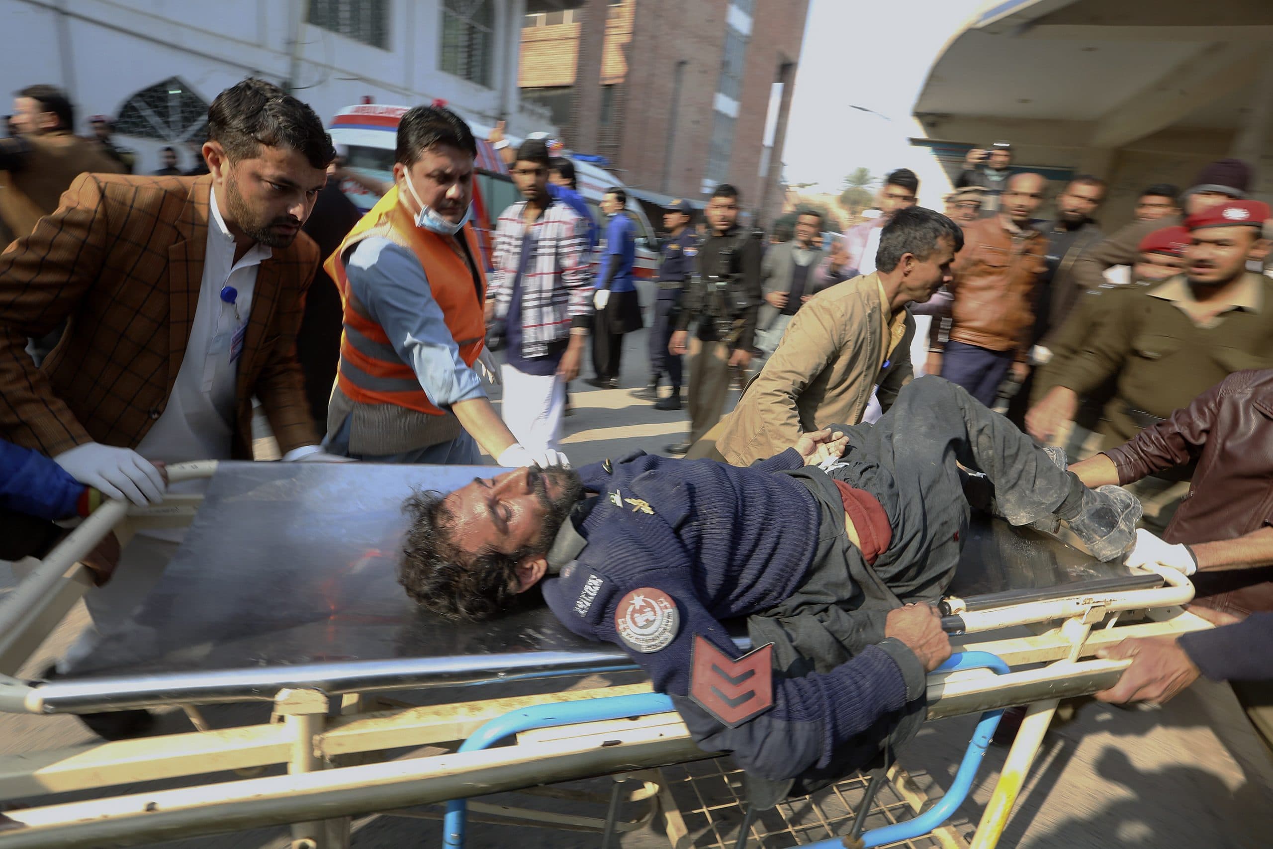 Peshawar Bomb Blast: आखिर किसने किया मस्जिद में धमाका? 46 की मौत, वीडियो आया सामने
