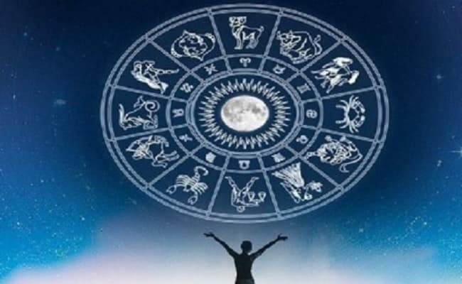 Rashifal: 5 राशियों के लिए सोमवार का दिन रहेगा भाग्यशाली, जानें कैसा बितेगा आपका आज का दिन...