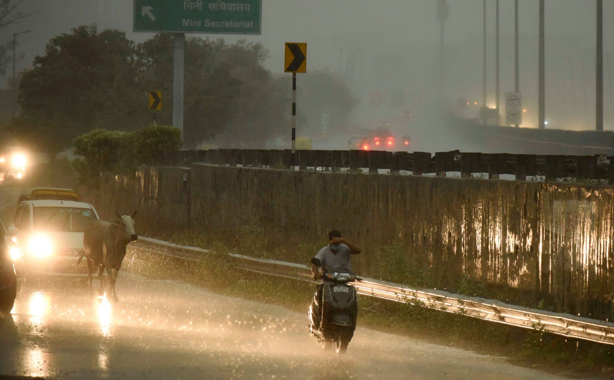 Weather Forecast : दो जून को कई राज्यों में भारी बारिश की संभावना, तटीय क्षेत्रों में चलेंगी तेज हवाएं, मछुआरों को दी चेतावनी