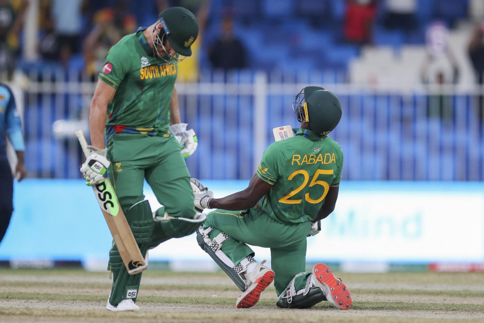 SL vs SA T20 WC: आखिरी ओवर में डेविड मिलर के दो छक्कों से जीता दक्षिण अफ्रीका, श्रीलंका की उम्मीदें टूटी