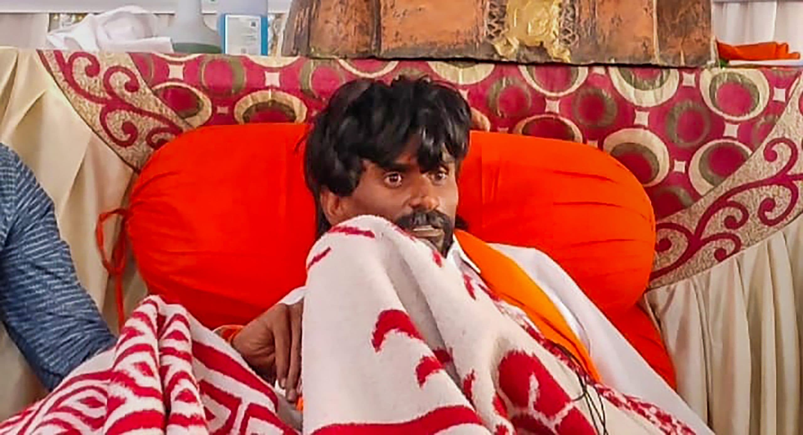 Maratha Reservation: मनोज जरांगे के गुर्दे और जिगर में सूजन, जानें डॉक्टरों ने क्या कहा