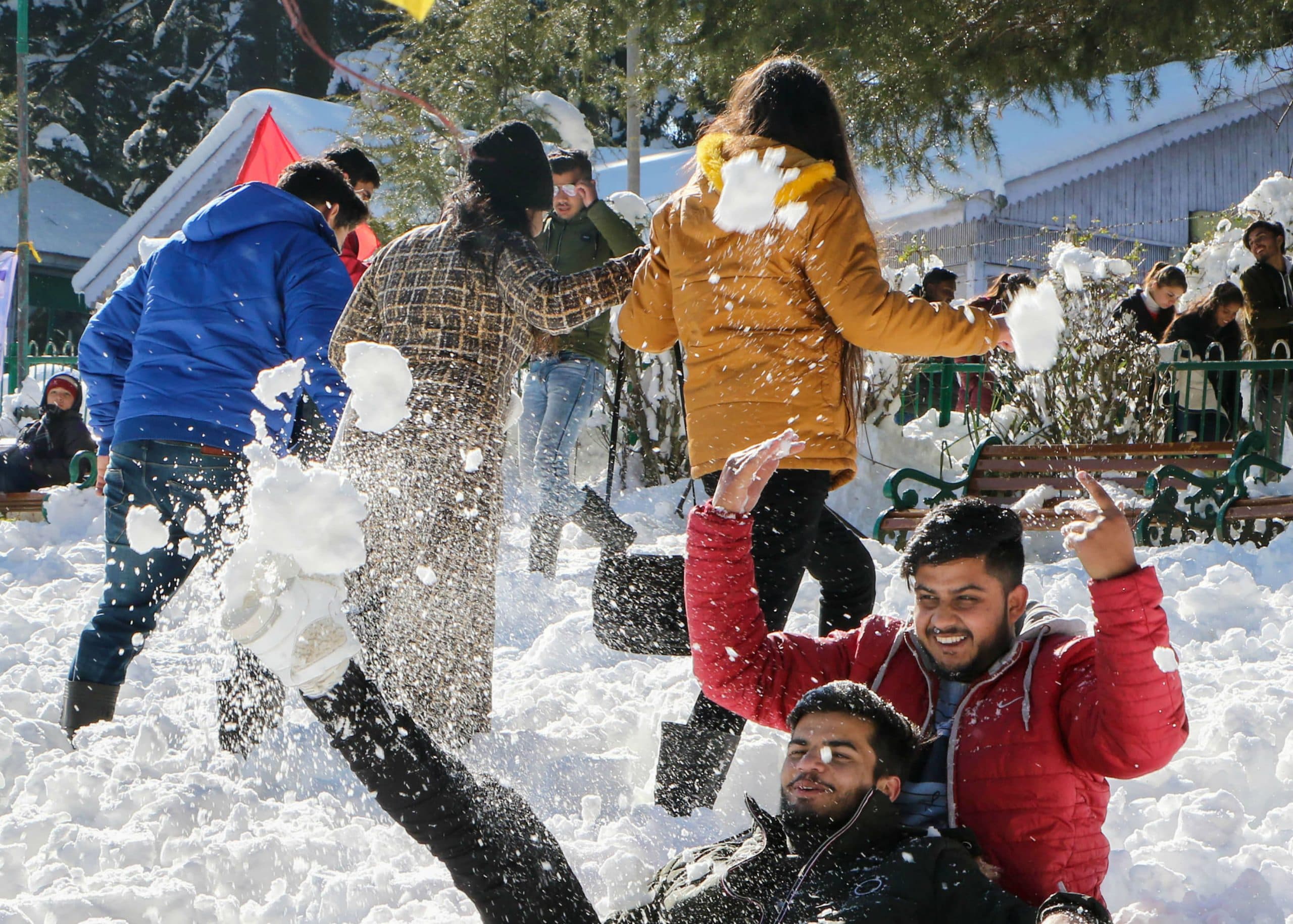 Weather Forecast Updates : उत्तर भारत में शीतलहर जारी, नये साल में कांपेंगे लोग,जानें यूपी-झारखंड-बिहार-दिल्ली सहित अन्य राज्यों के मौसम का हाल