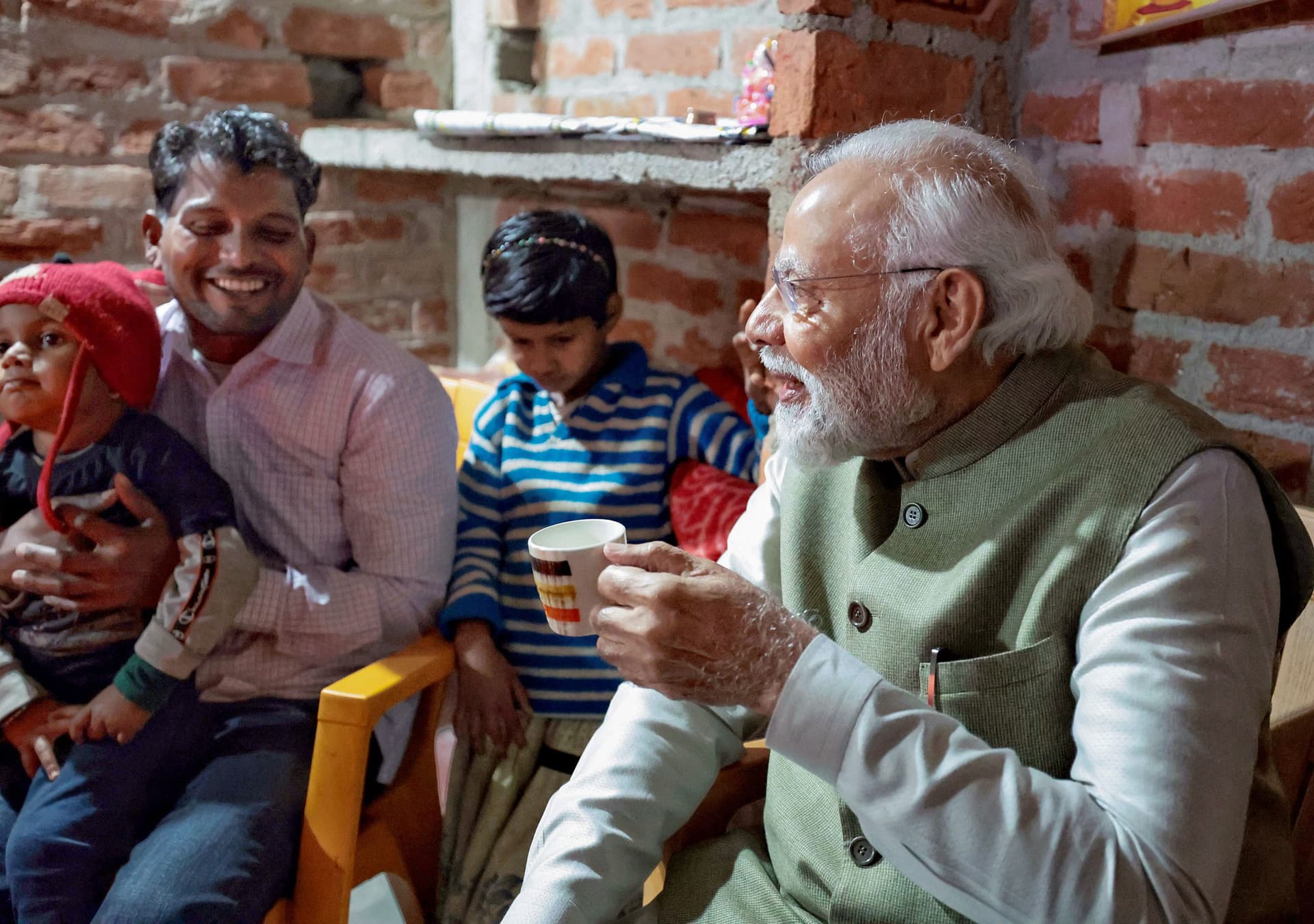 पीएम मोदी ने उज्ज्वला लाभार्थी मीरा मांझी को लिखा पत्र, परिवार के लिए भेजा अनोखा उपहार