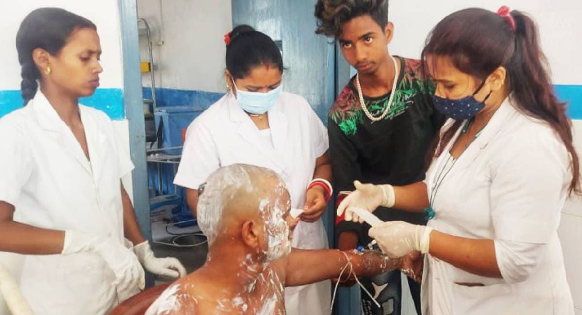 Munger: अवैध तरीके से बिक्री के लिए रखे पेट्रोल में आग लगने से 9 लोग जख्मी, गंभीर रूप से घायल 5 लोग रेफर