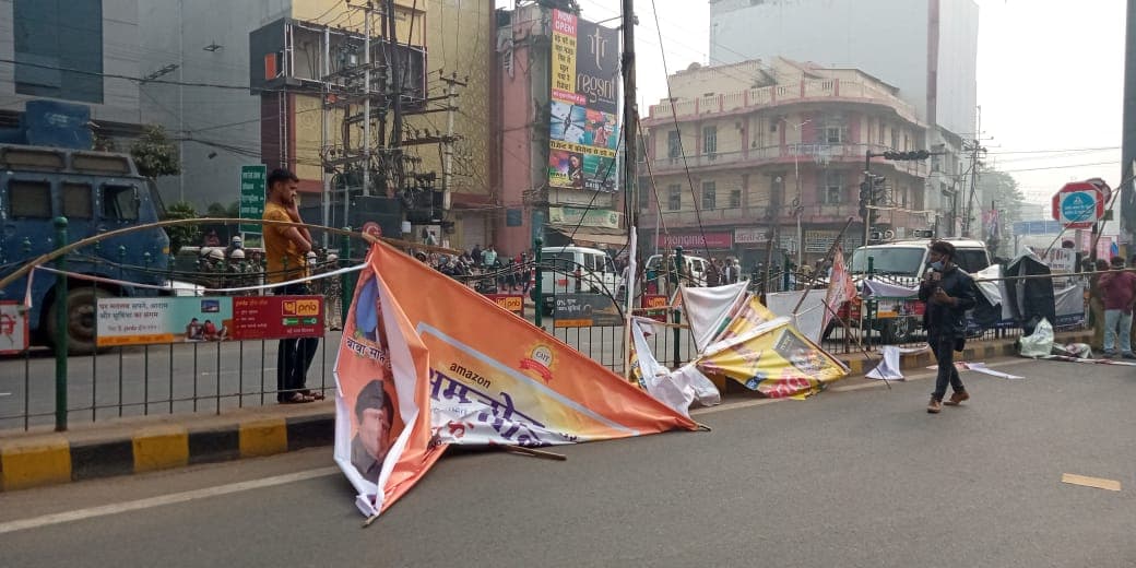 बदायूं में सीएम योगी की रैली से पहले बड़ा हादसा, बैनर पोस्टर लगा रहे युवक को कार ने कुचला, एक की मौत