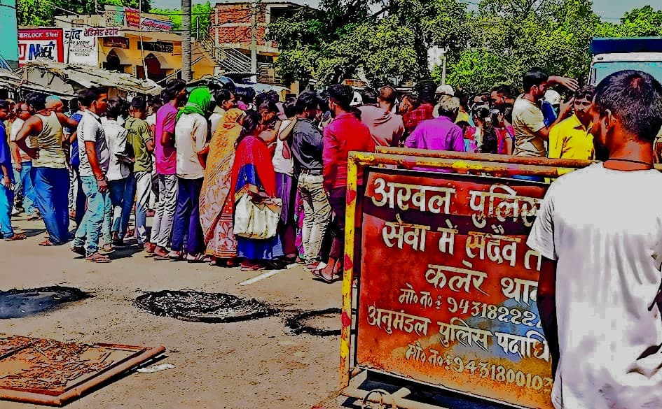 बिहार: पुलिस के डर से ट्रक ड्राइवर को आया हार्ट अटैक, मौत के बाद परिजनों ने हत्या का आरोप लगाकर किया हंगामा