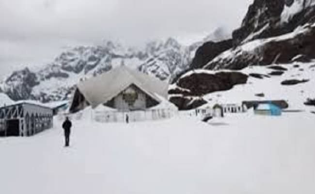 Hemkund Sahib Yatra 2020: आज से खुले हेमकुंड साहिब के कपाट, यहां जानें गाइडलाइन के अनुसार किन श्रद्धालुओं को मिलेगी प्रवेश की अनुमति