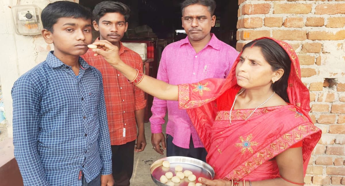 Bihar Board Result: स्टेट टॉप 10 में कटोरिया का परमानंद, सॉफ्टवेयर इंजीनियर बनना चाहता है किसान का बेटा