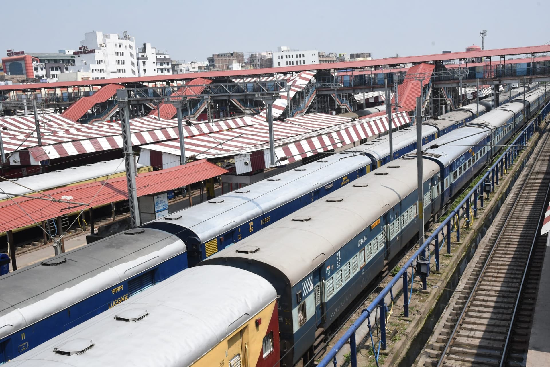 Indian Railway Updates: 300 से अधिक इंटरसिटी और एक्सप्रेस ट्रेनों का परिचालन प्रभावित, देखें पूरी लिस्ट यहां