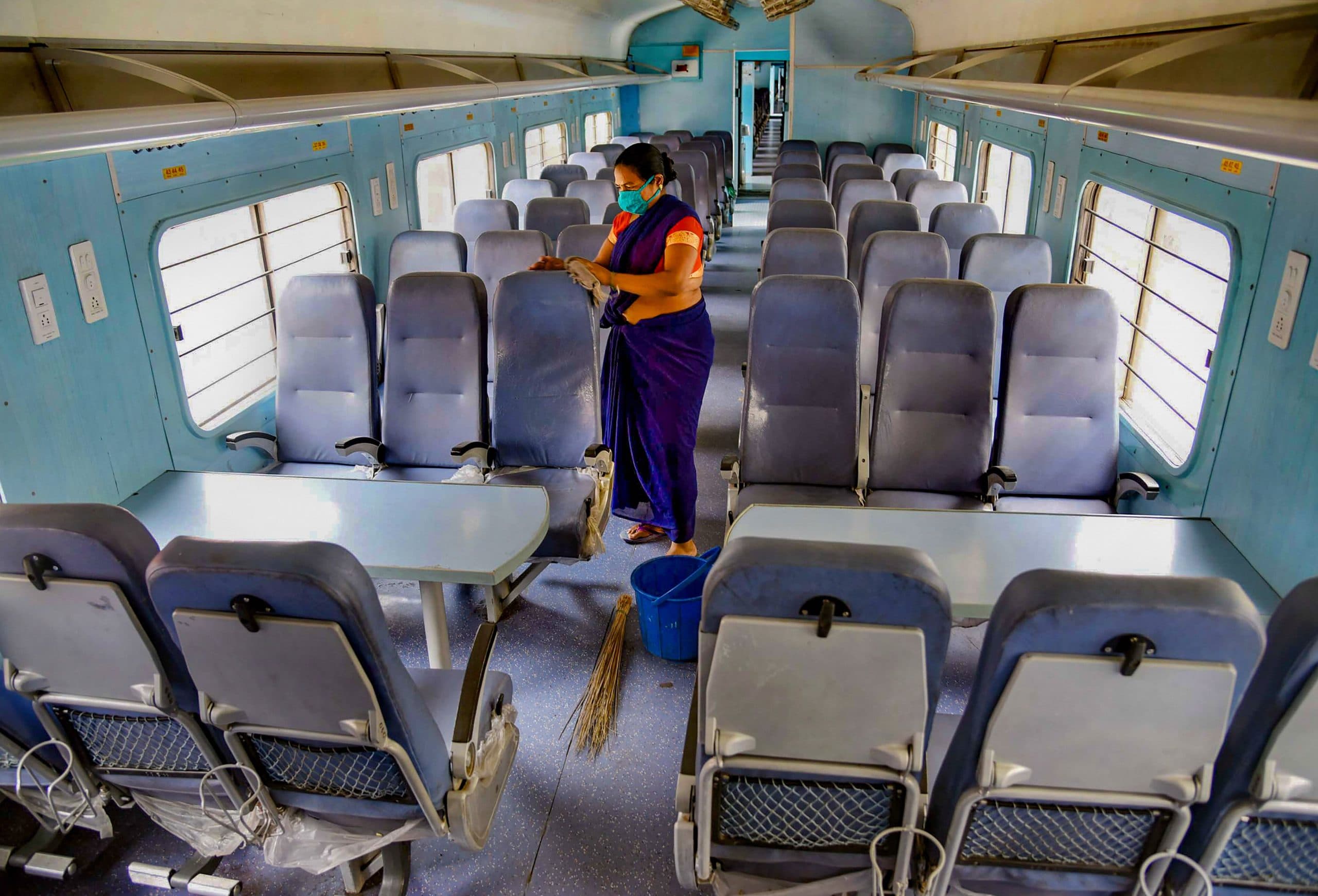 Indian Railways : आज से चलेंगी 100 जोड़ी ट्रेनें, पहले ही दिन 1.45 लाख से अधिक लोग करेंगे यात्रा