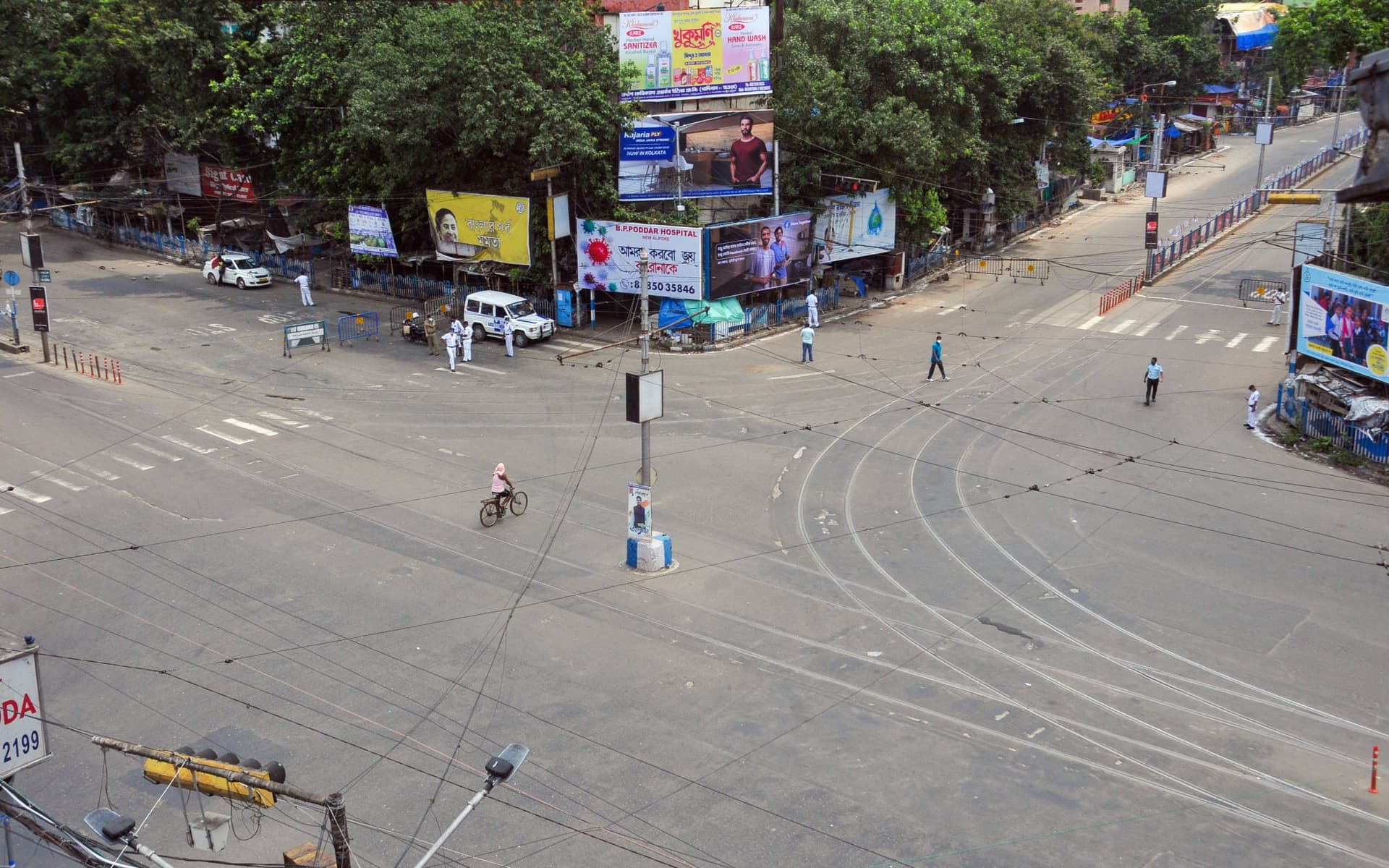 पश्चिम बंगाल में बिना जुलूस निकाले मनाया गया मुहर्रम पश्चिम बंगाल में बिना जुलूस निकाले मनाया गया मुहर्रम