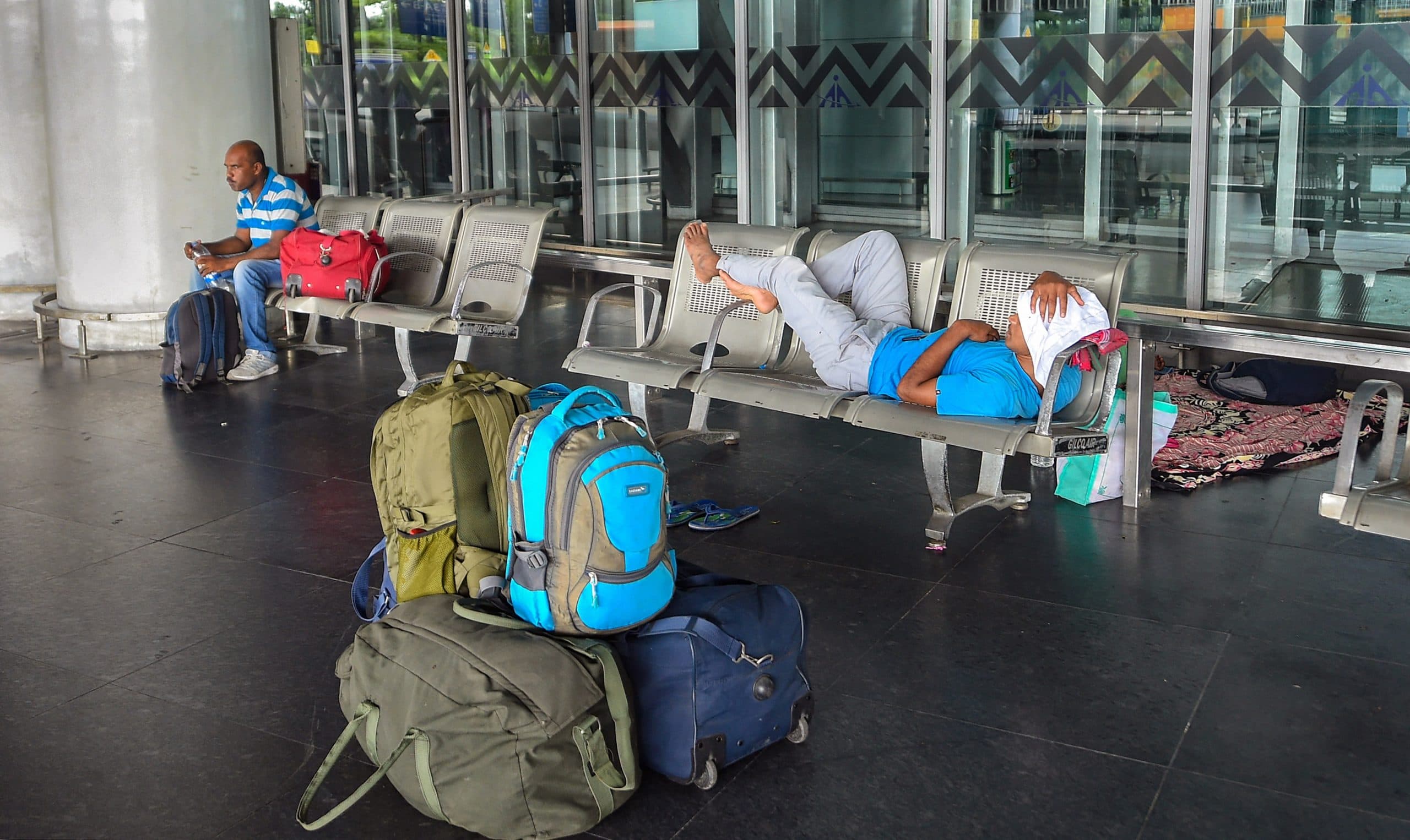 लॉकडाउन पर बंगाल व केंद्र सरकार में टकराव, कंटेनमेंट जोन में 30 सितंबर तक बढ़ी पाबंदियां