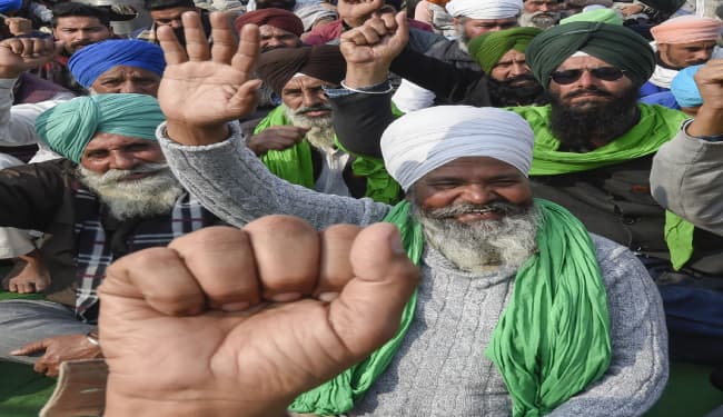 सरकार से आठवें दौर की बातचीत से पहले सिंघु बॉर्डर पर 80 किसान संगठन आज करेंगे मंथन, दो मुद्दों पर चार जनवरी को होगी चर्चा