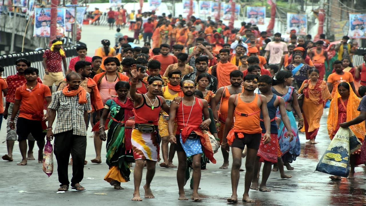 सावन सोमवार: बाबा गरीबनाथ के जलाभिषेक के लिए उमड़ा कांवरियों का सैलाब, सुरक्षा के कड़े इंतजाम