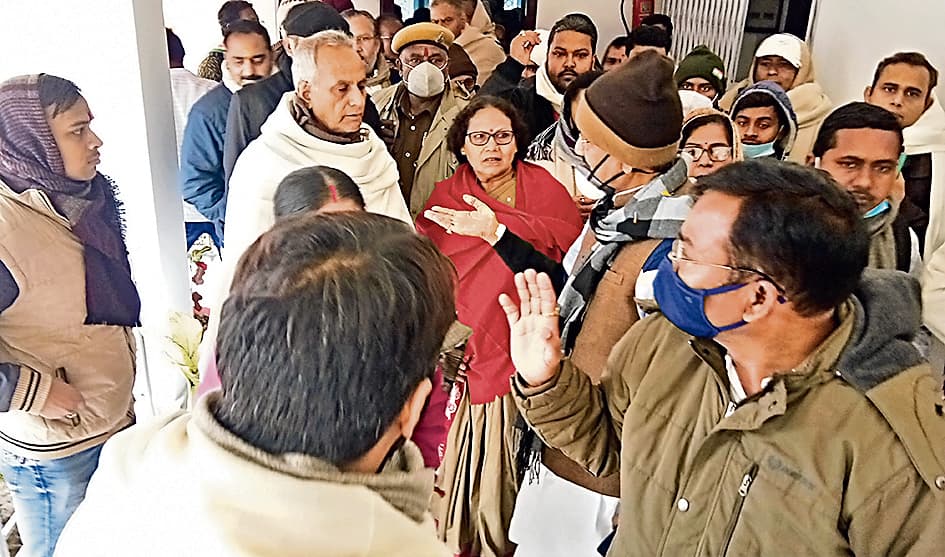 Bihar Congress में नहीं थम रहा मारपीट का दौर, प्रभारी भक्तचरण दास के सामने फिर कार्यकर्ताओं में झड़प