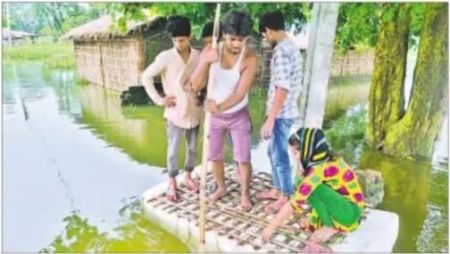 Flood in Bihar : बाढ़ में घिरे 12 जिलों के 38 लाख से अधिक लोग, अब तक 11 की मौत