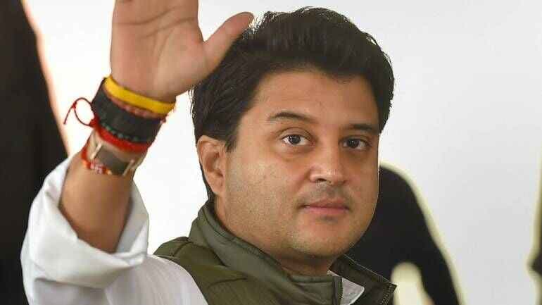 Political Crisis In MP: कमलनाथ हुए ‘अनाथ’, सिंधिया के इस्तीफे के बाद हमलावर हुई कांग्रेस