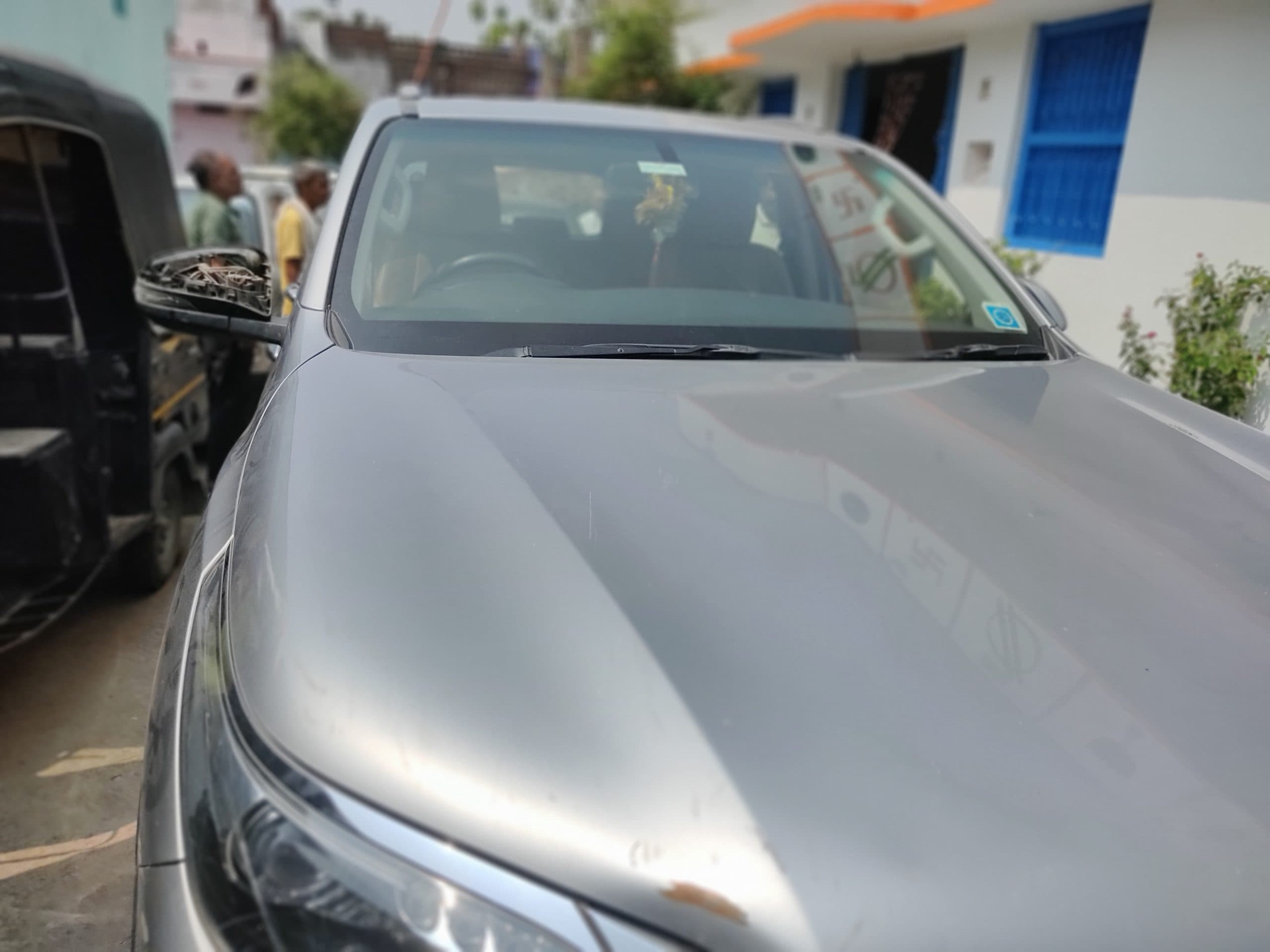 जहानाबाद में जदयू जिलाध्यक्ष राहुल कुमार की गाड़ी पर हमला, पूर्व विधायक की मां बाल-बाल बची