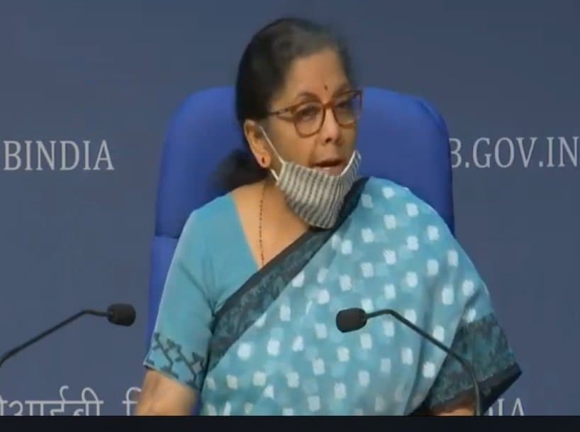 आपके घर बिजली आती रहे, इसके लिए 90 हजार करोड़ का आर्थिक पैकेज